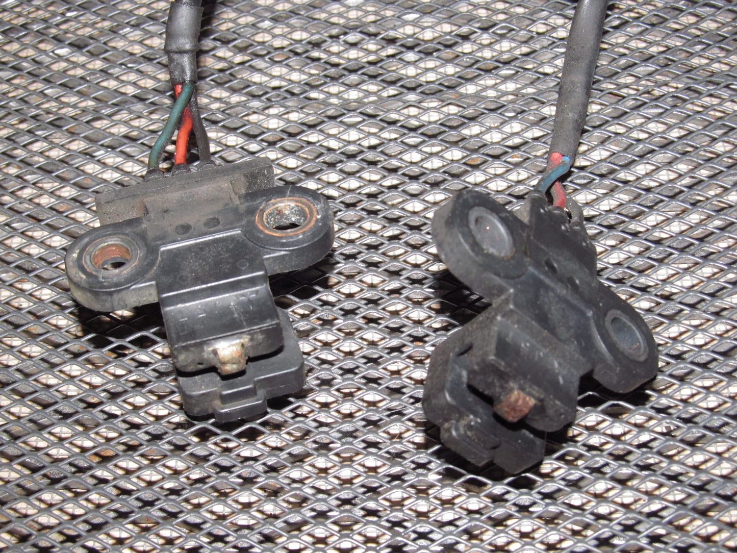 94-97 Mitsubishi 3000GT OEM Camshaft & Crankshaft Position Sensor - NA DOHC