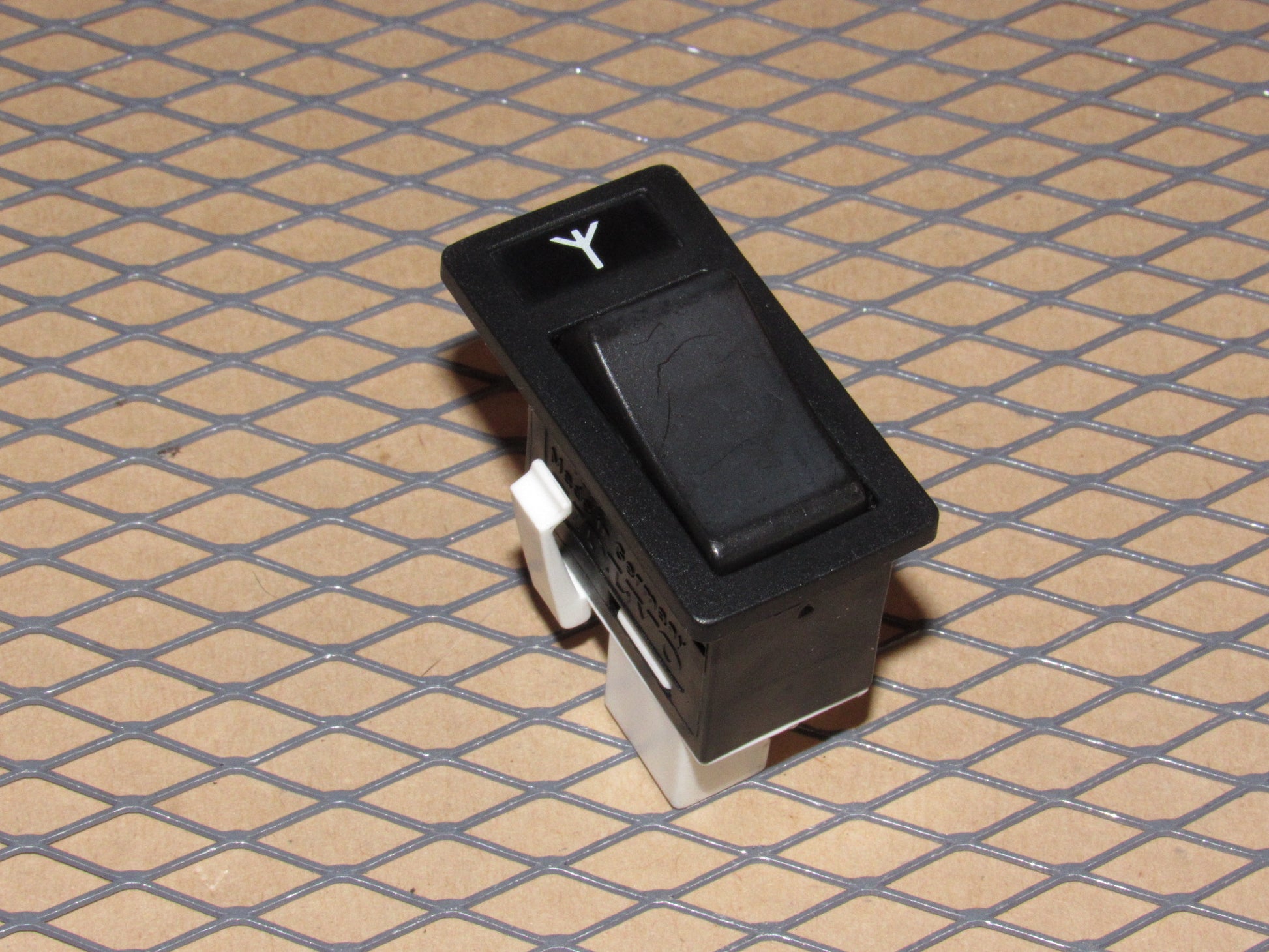 92 93 94 Volvo 960 OEM Power Antenna Switch