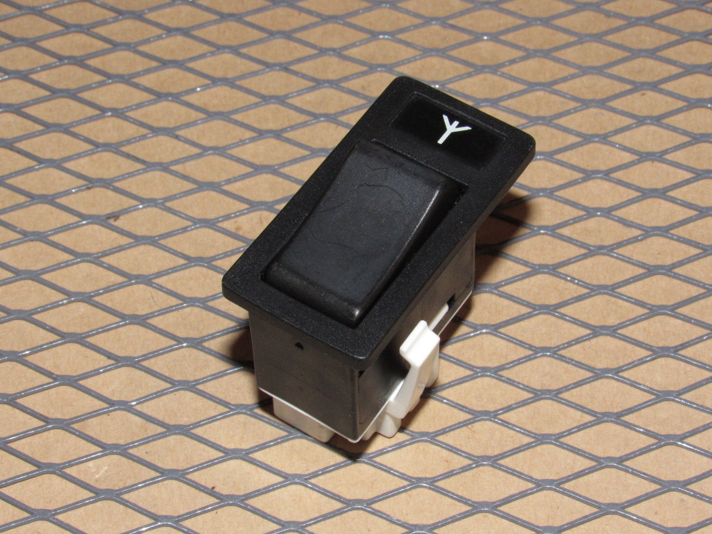 92 93 94 Volvo 960 OEM Power Antenna Switch