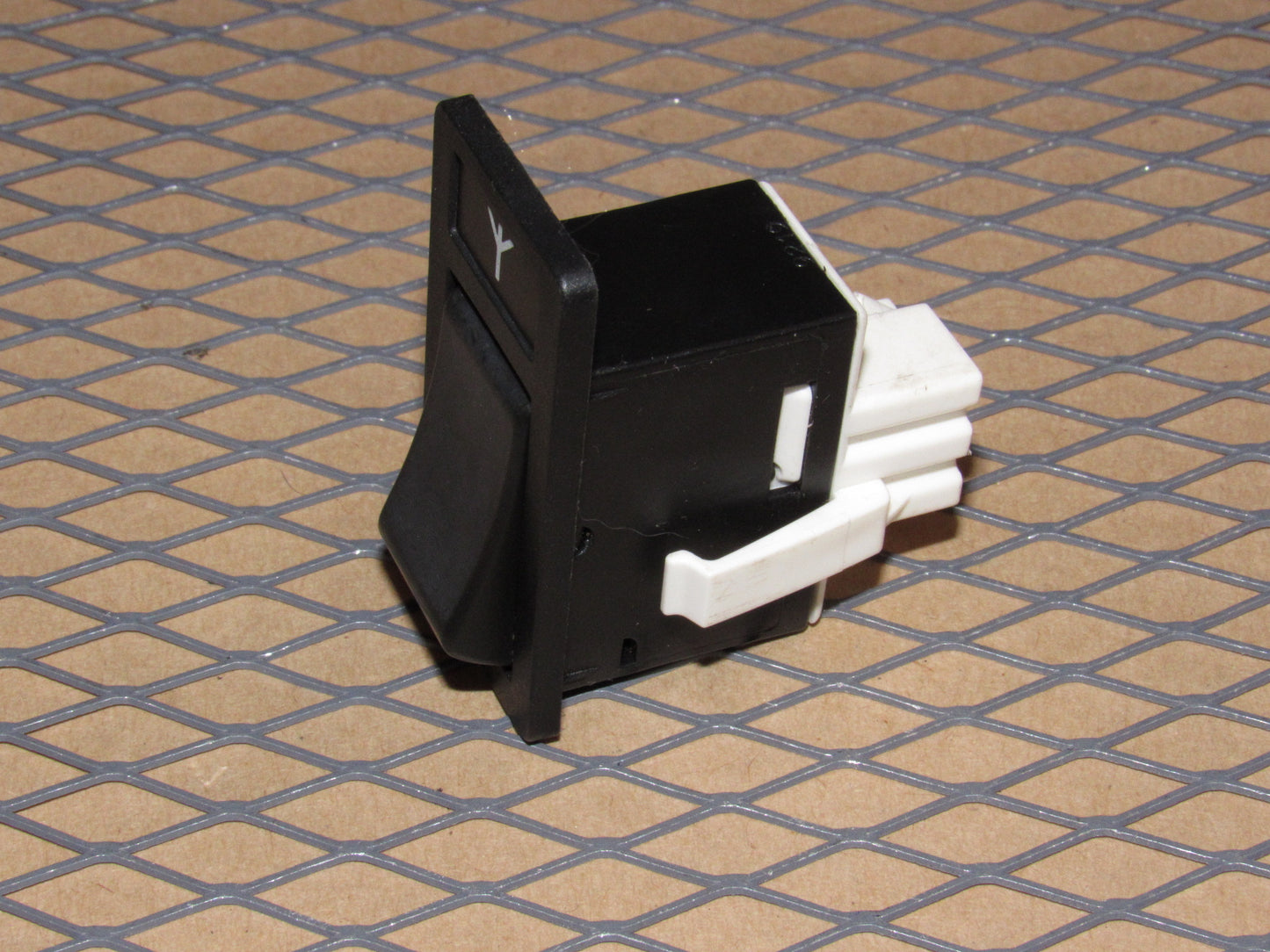 92 93 94 Volvo 960 OEM Power Antenna Switch