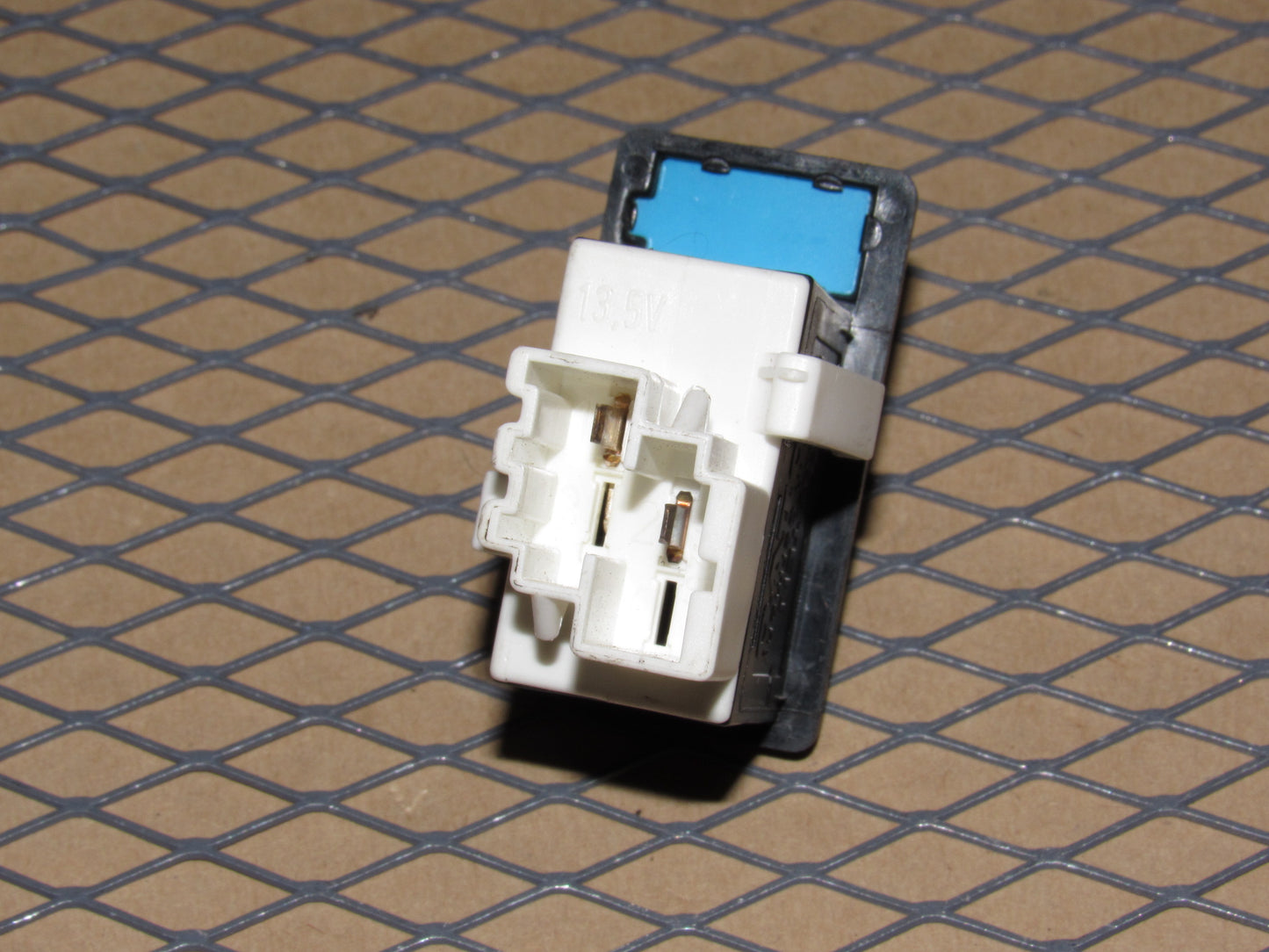 92 93 94 Volvo 960 OEM Power Antenna Switch