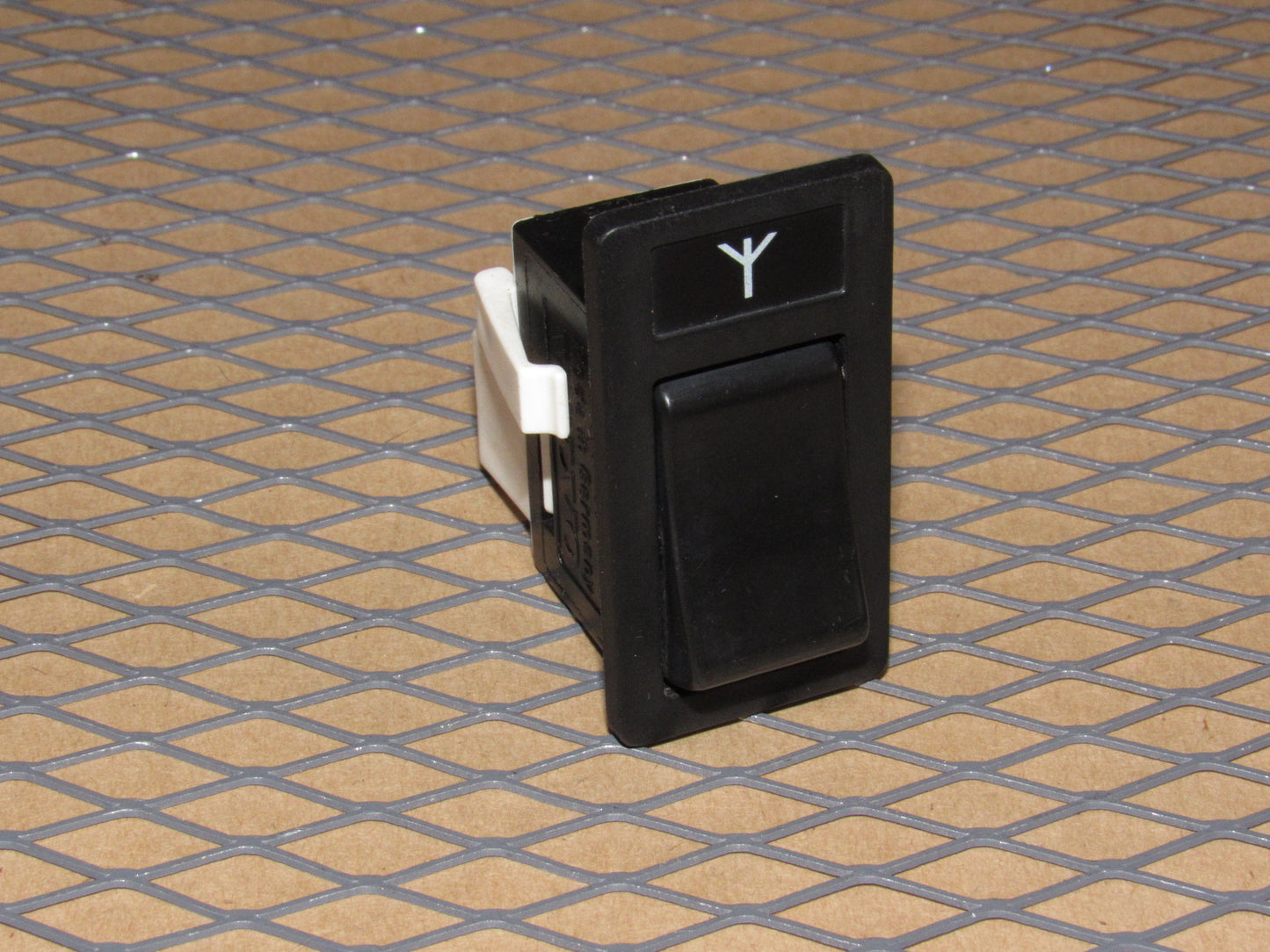 92 93 94 Volvo 960 OEM Power Antenna Switch
