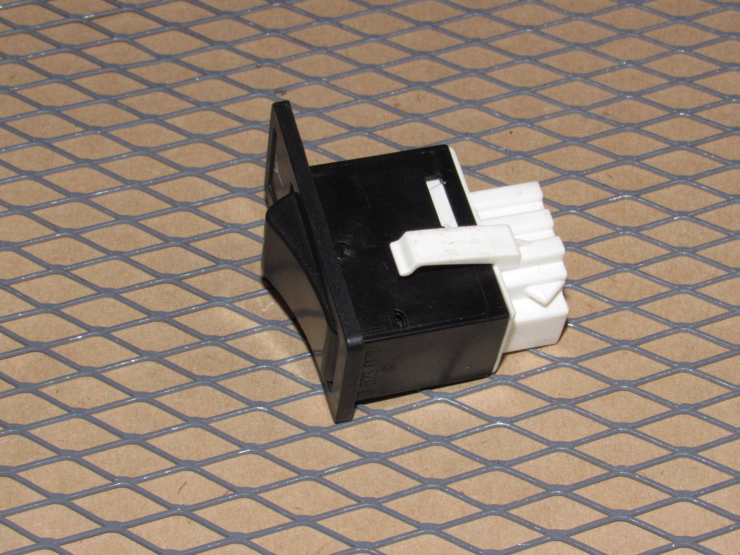 92 93 94 Volvo 960 OEM Power Antenna Switch