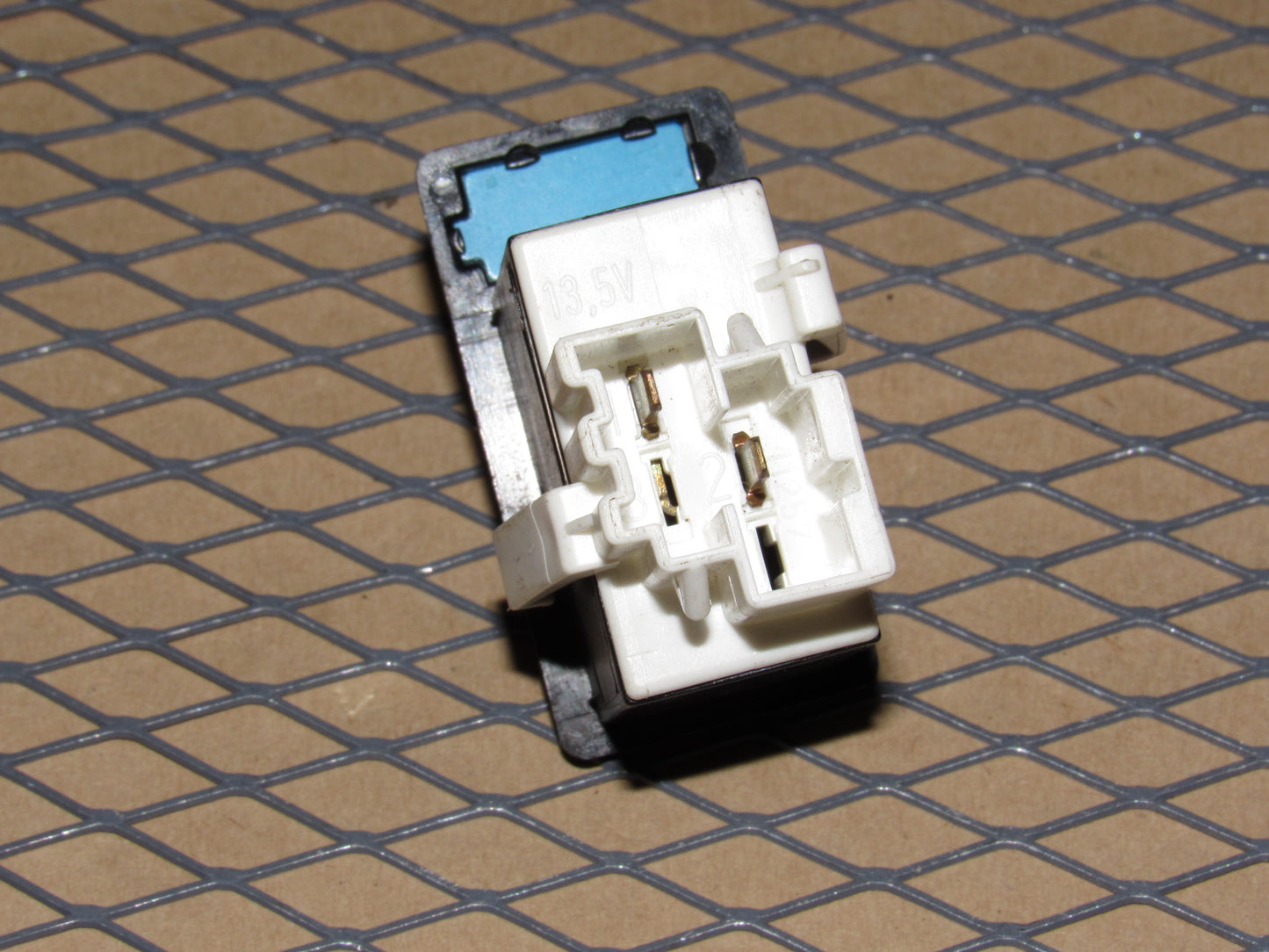 92 93 94 Volvo 960 OEM Power Antenna Switch
