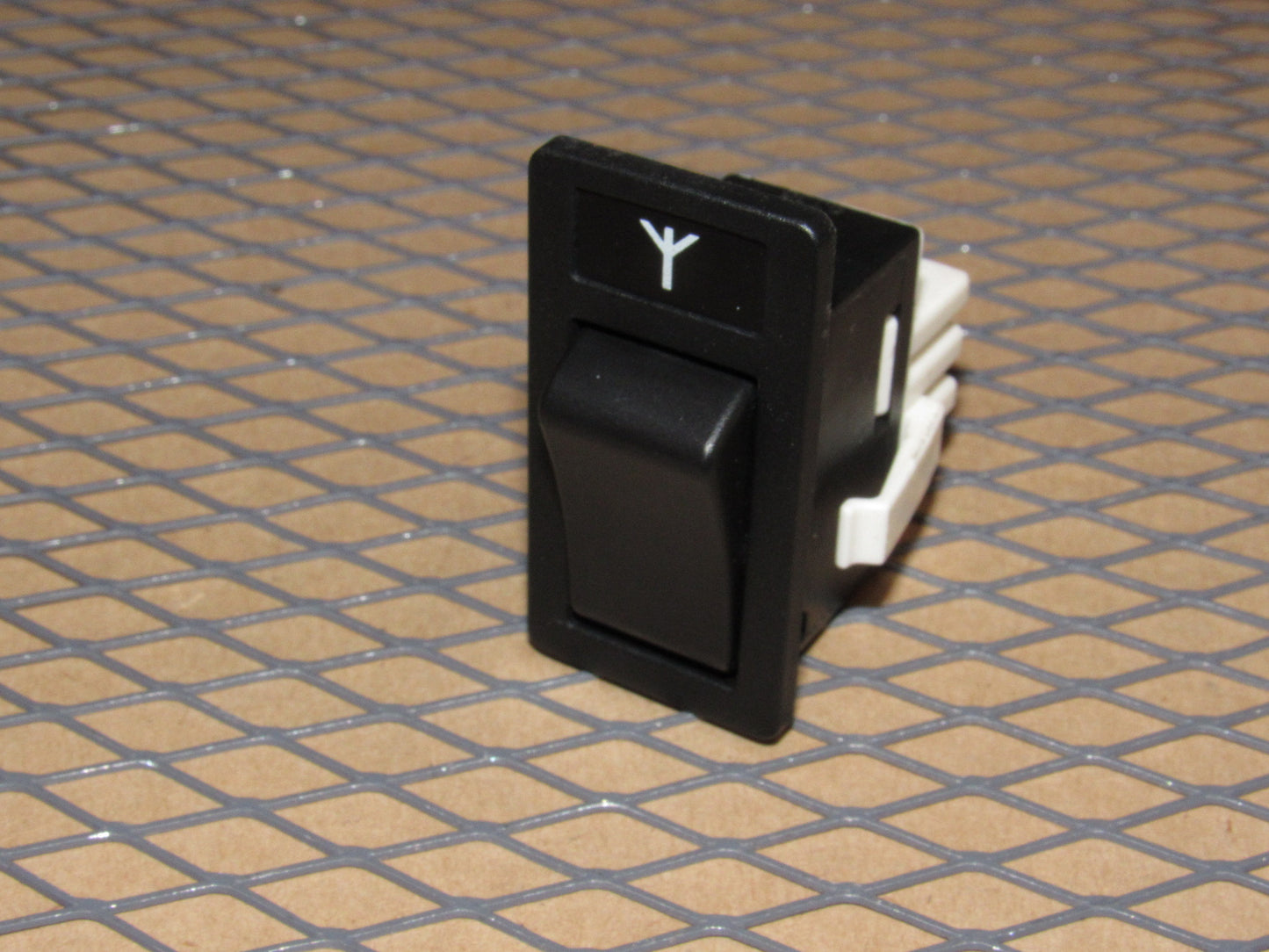92 93 94 Volvo 960 OEM Power Antenna Switch