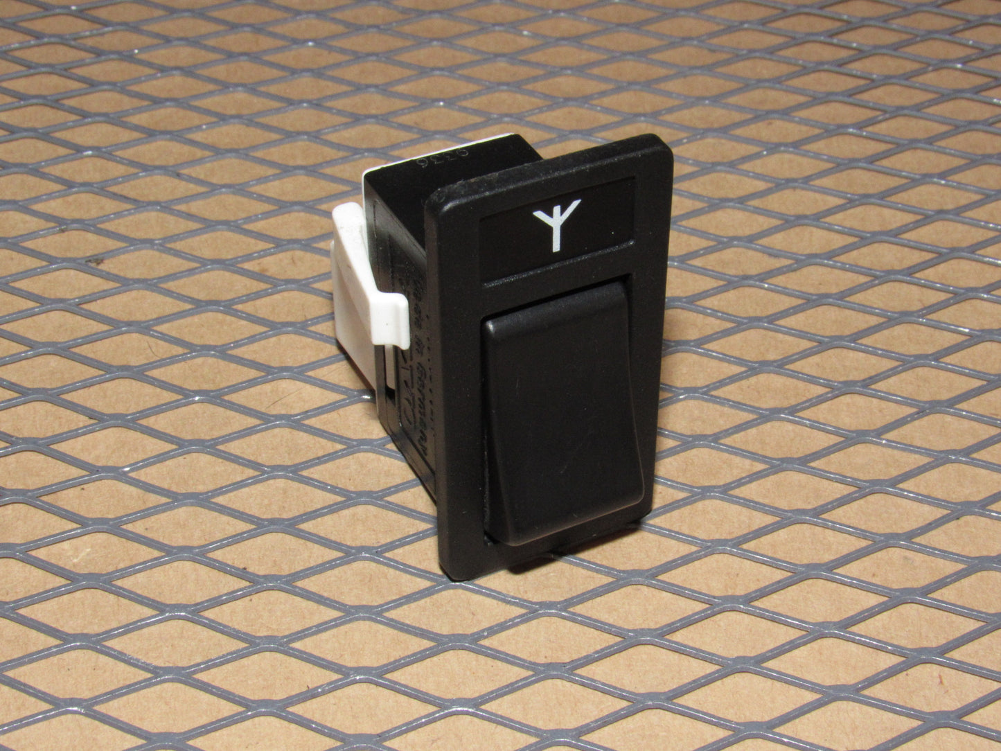 92 93 94 Volvo 960 OEM Power Antenna Switch