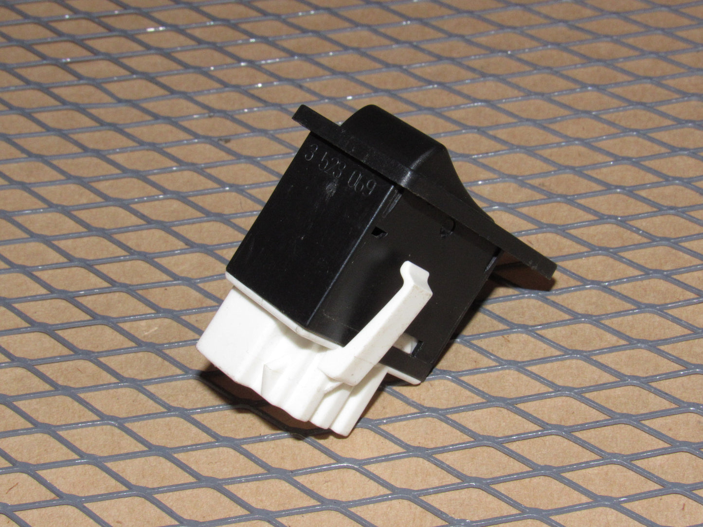 92 93 94 Volvo 960 OEM Power Antenna Switch