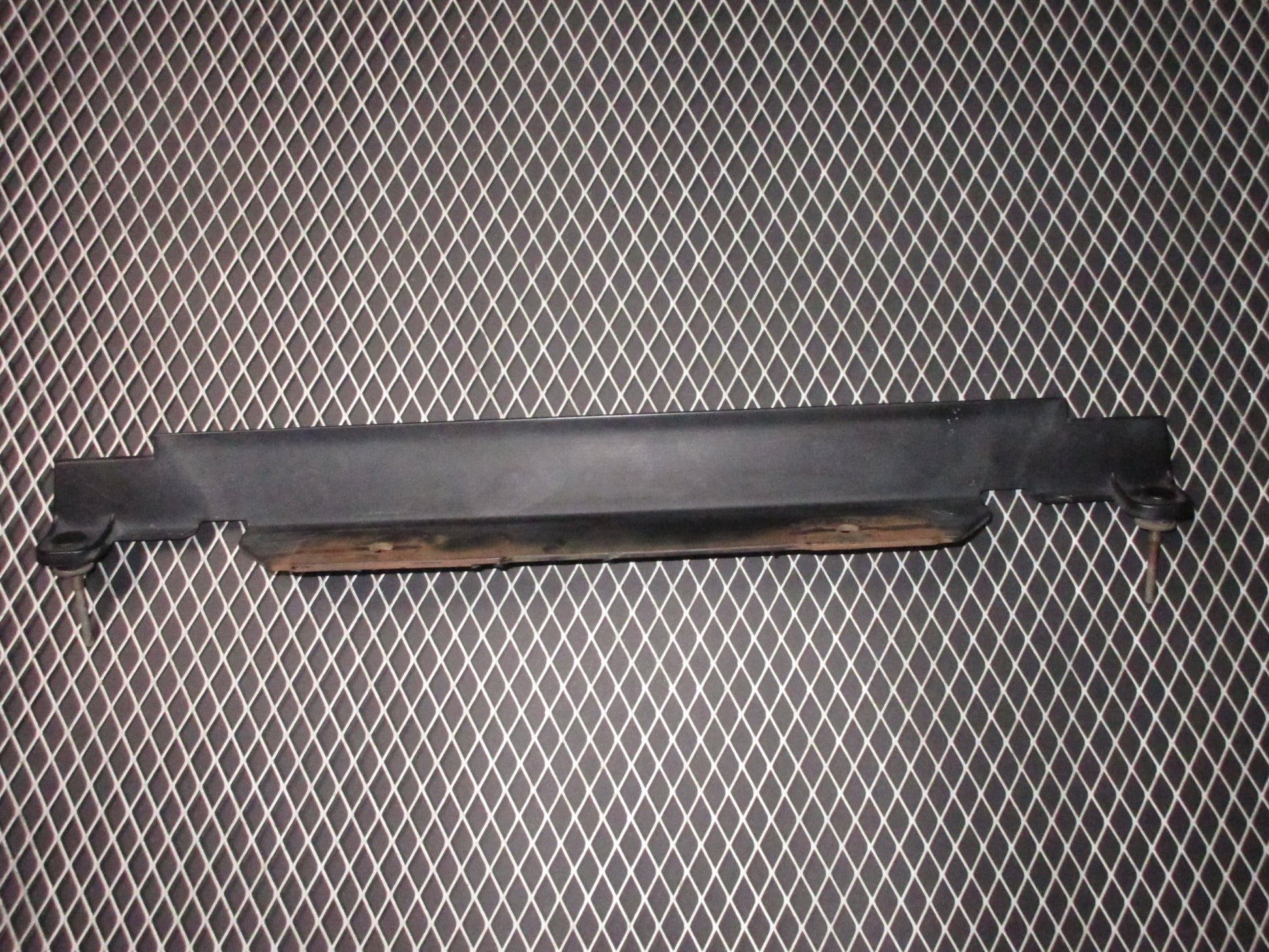 92 93 Lexus ES300 OEM Rear License Plate Mounting Bracket