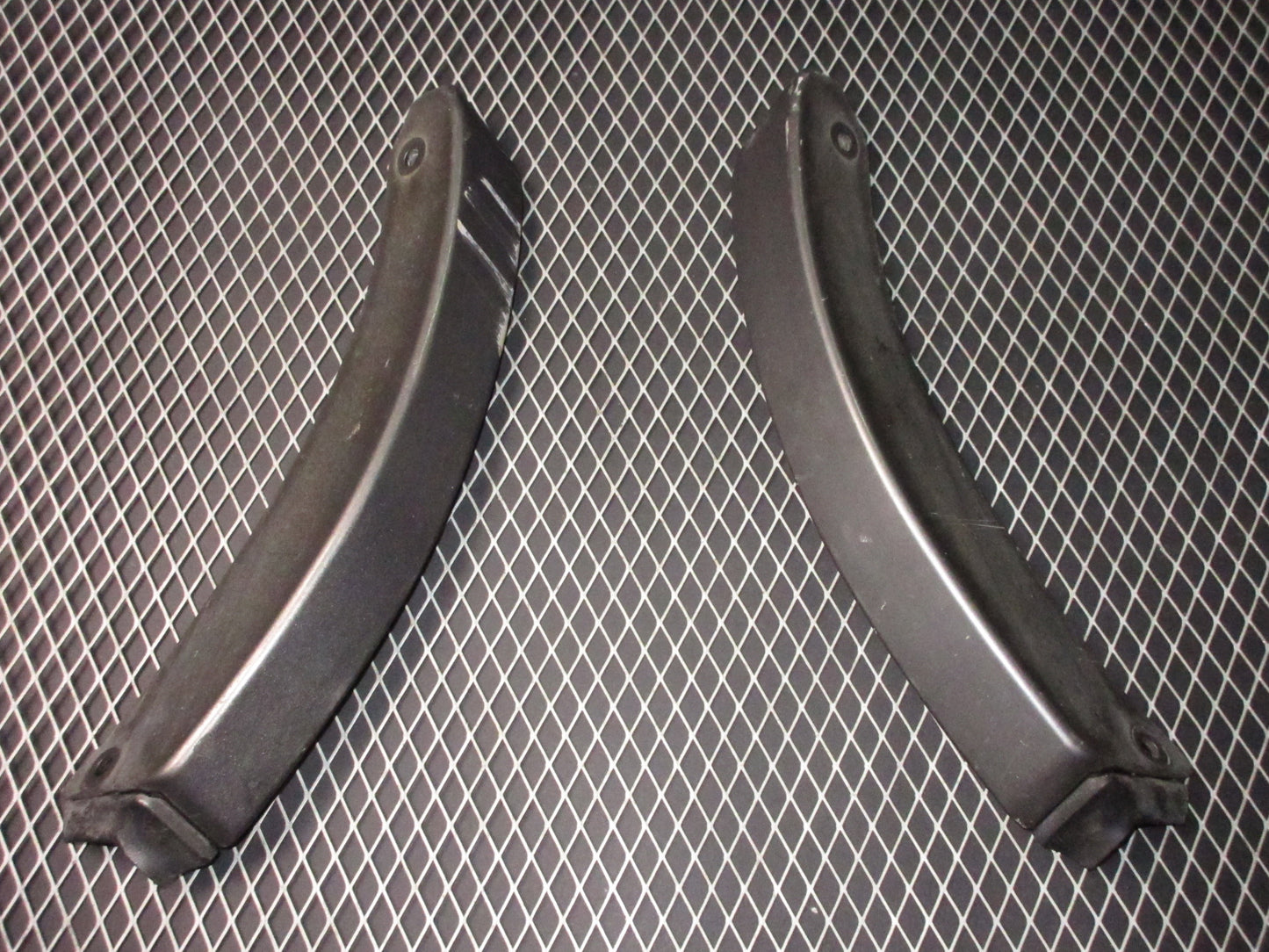 92 93 Lexus ES300 OEM Rear Exterior Rocker Panel Corner Moulding Trim - Set