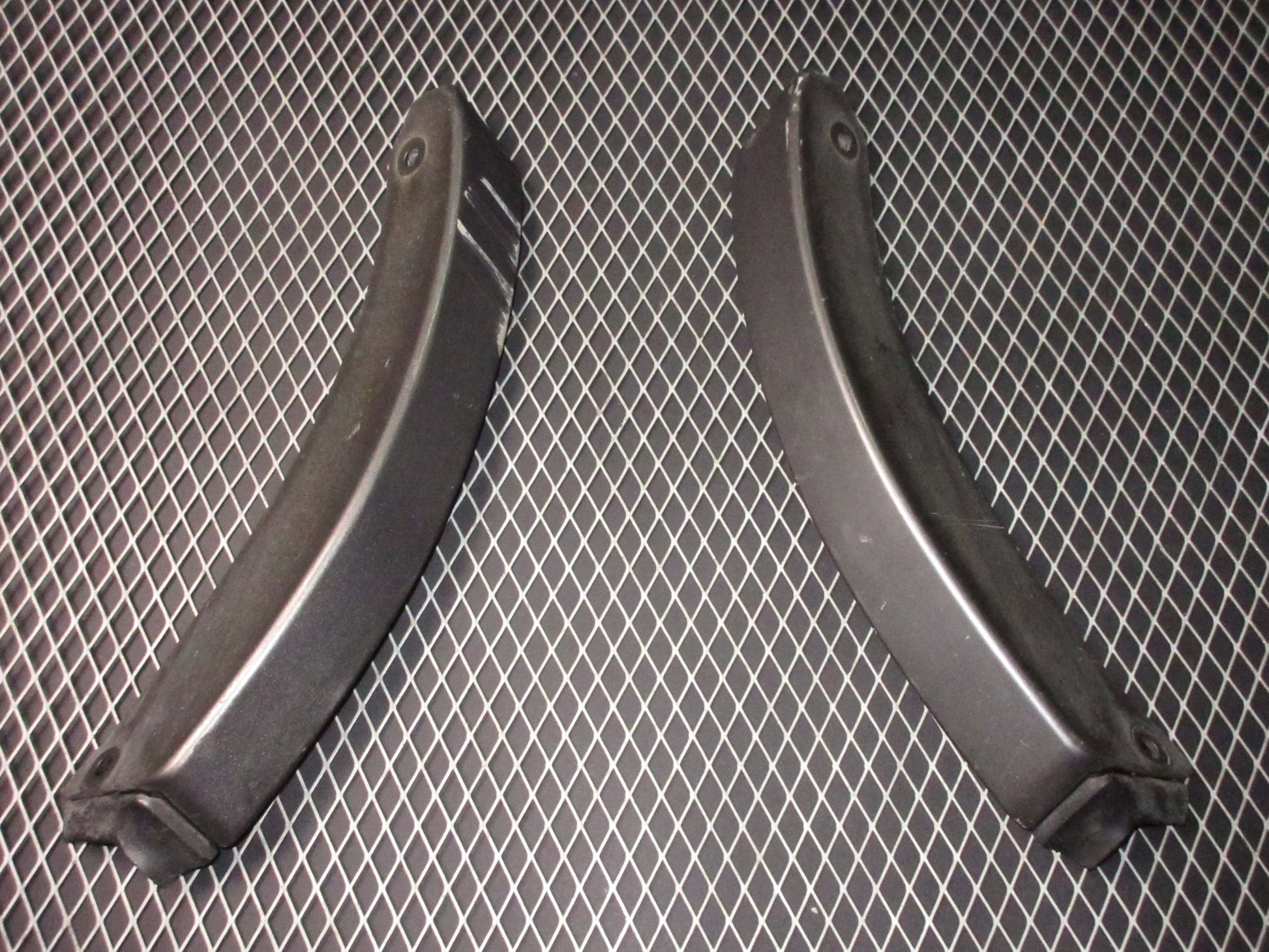 92 93 Lexus ES300 OEM Rear Exterior Rocker Panel Corner Moulding Trim - Set