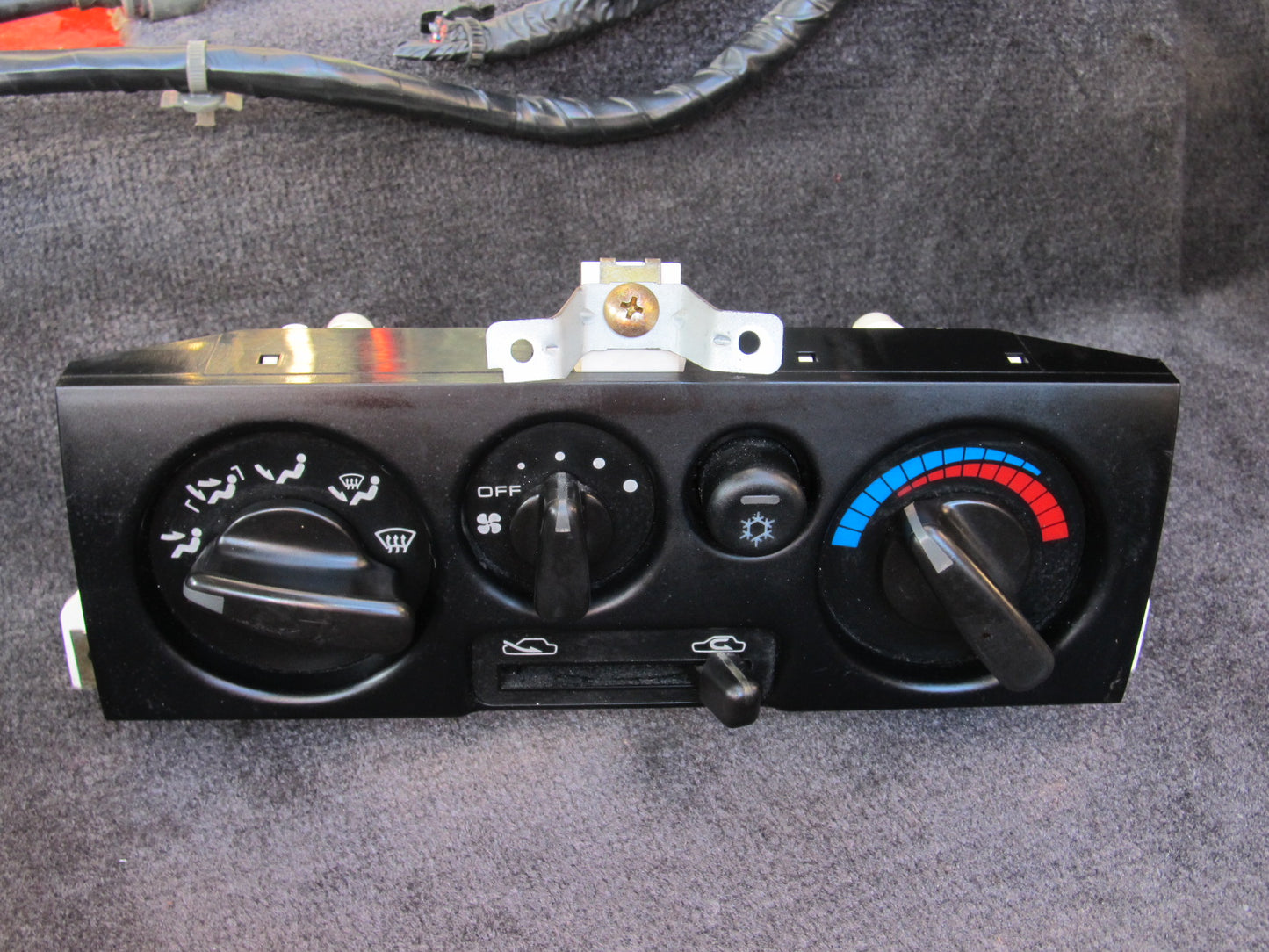94 95 96 97 Mitsubishi 3000GT OEM Climate Control Unit