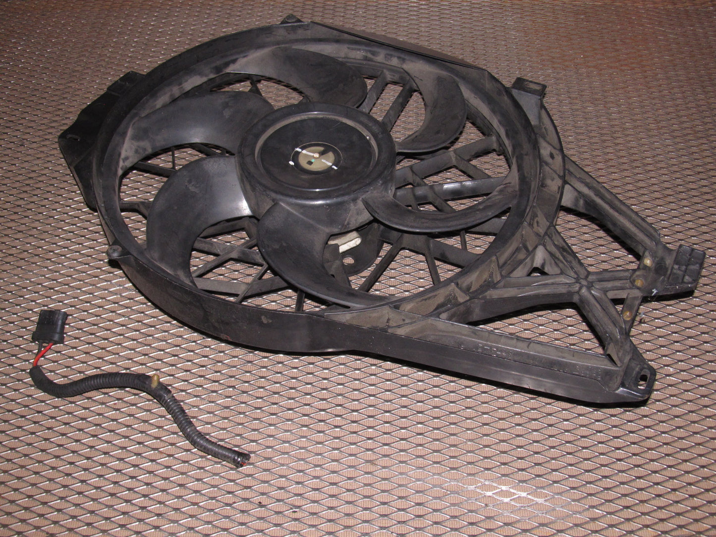 94-98 Ford Mustang 3.8L V6 OEM AC Engine Cooling Fan