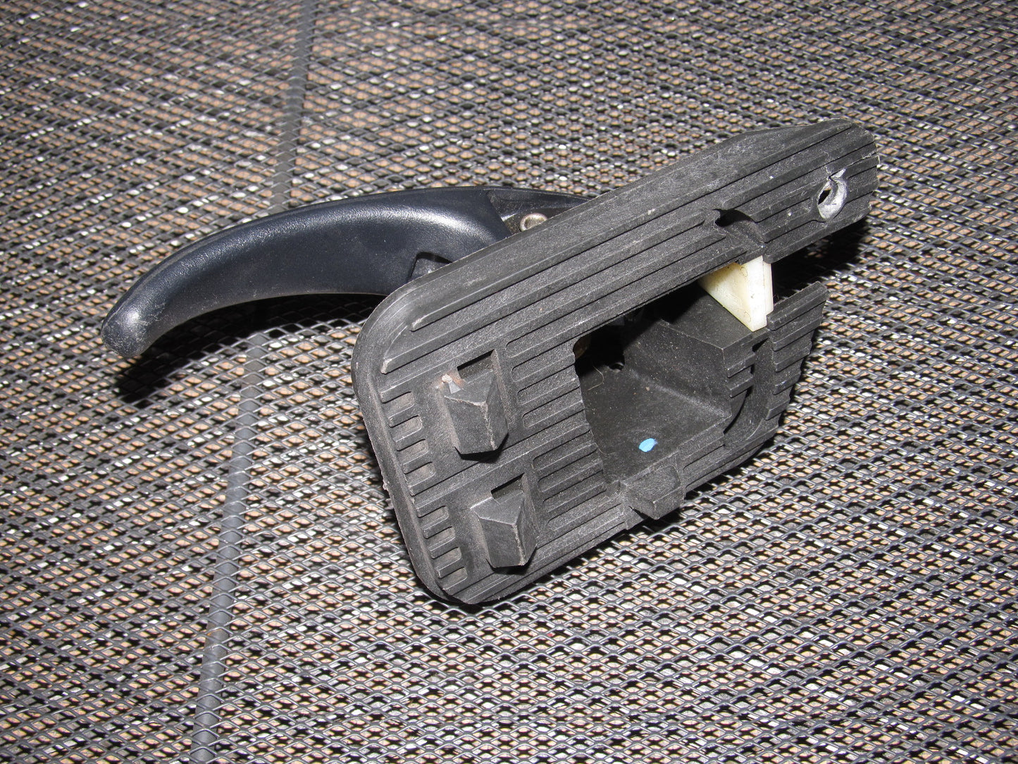 94-98 Ford Mustang OEM Interior Door Handle - Right