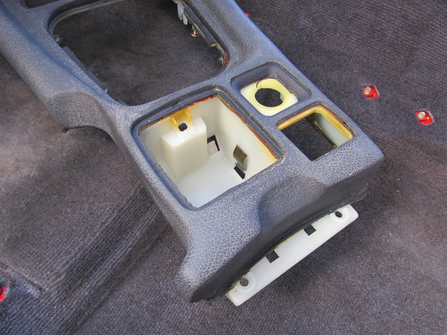 94 95 96 97 Mitsubishi 3000GT OEM A/T Console Shifter Panel