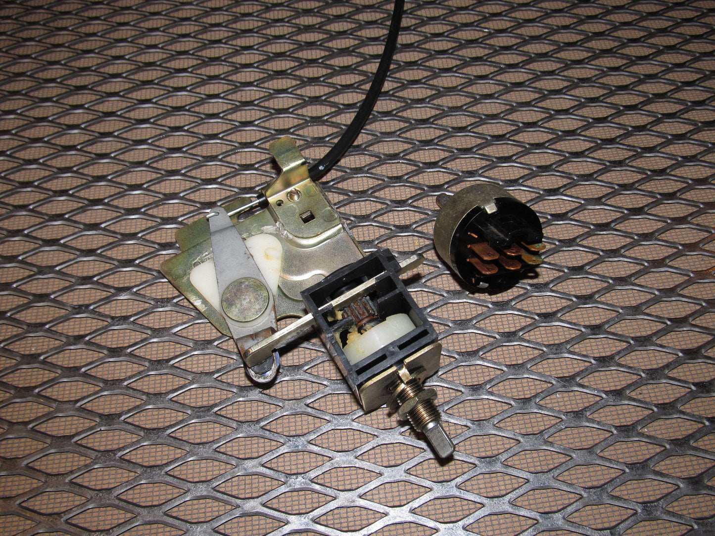 84 85 Mazda RX7 OEM Climate Control Switch Set
