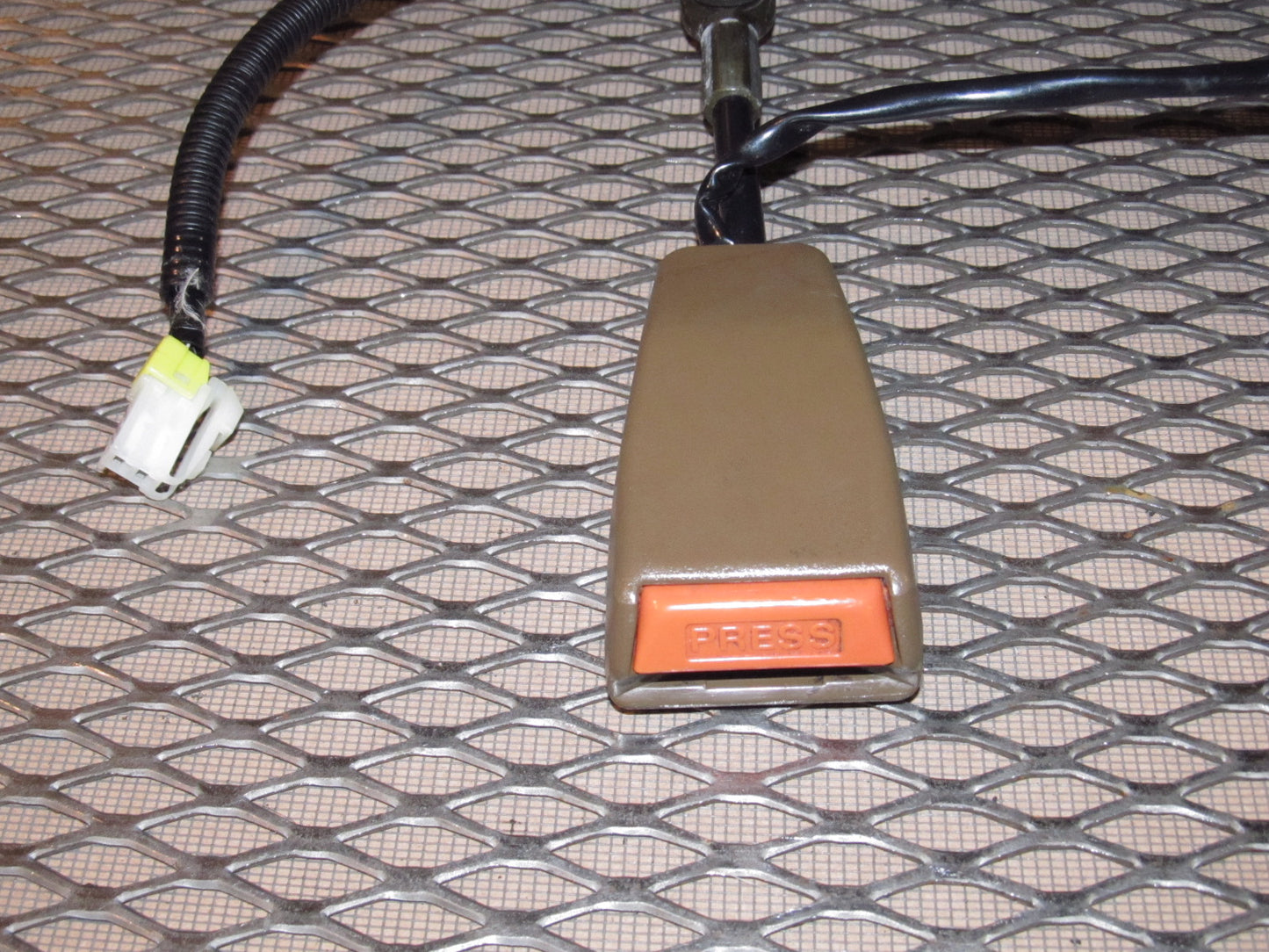 87 88 89 Nissan 300zx OEM Front Seat Belt Buckle - Right
