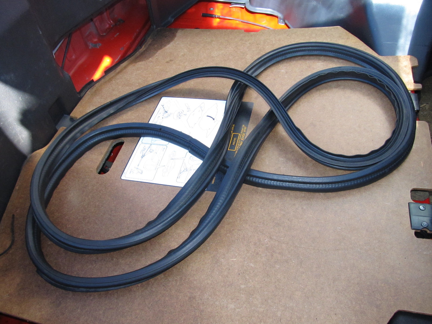 94 95 96 97 Mitsubishi 3000GT OEM Hatch Trunk Door Rubber Seal Weather Stripping