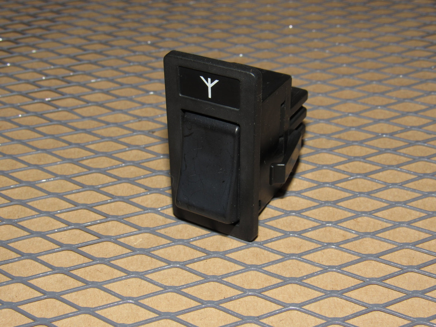 88 89 90 Volvo 760 OEM Power Antenna Switch