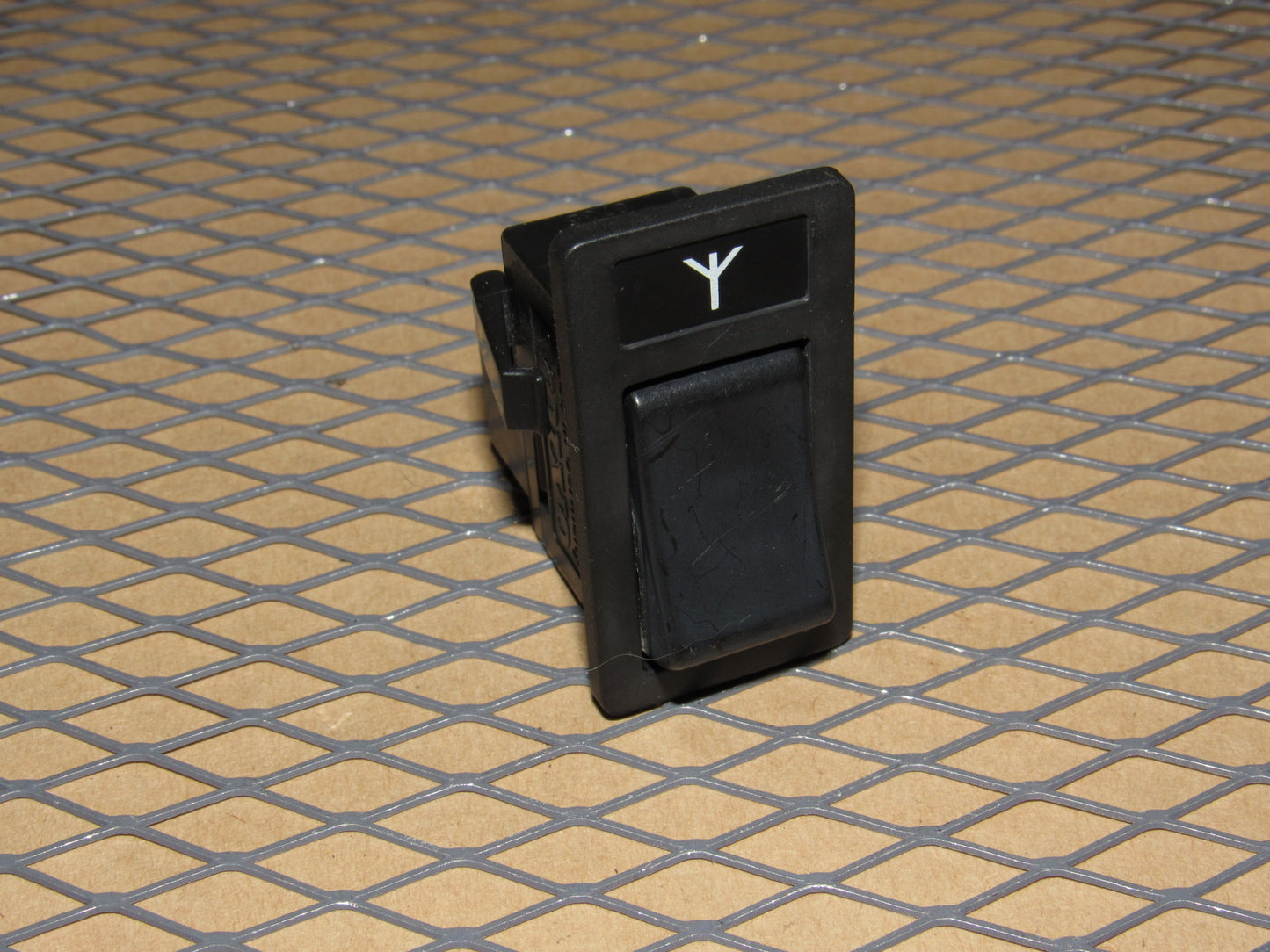 88 89 90 Volvo 760 OEM Power Antenna Switch