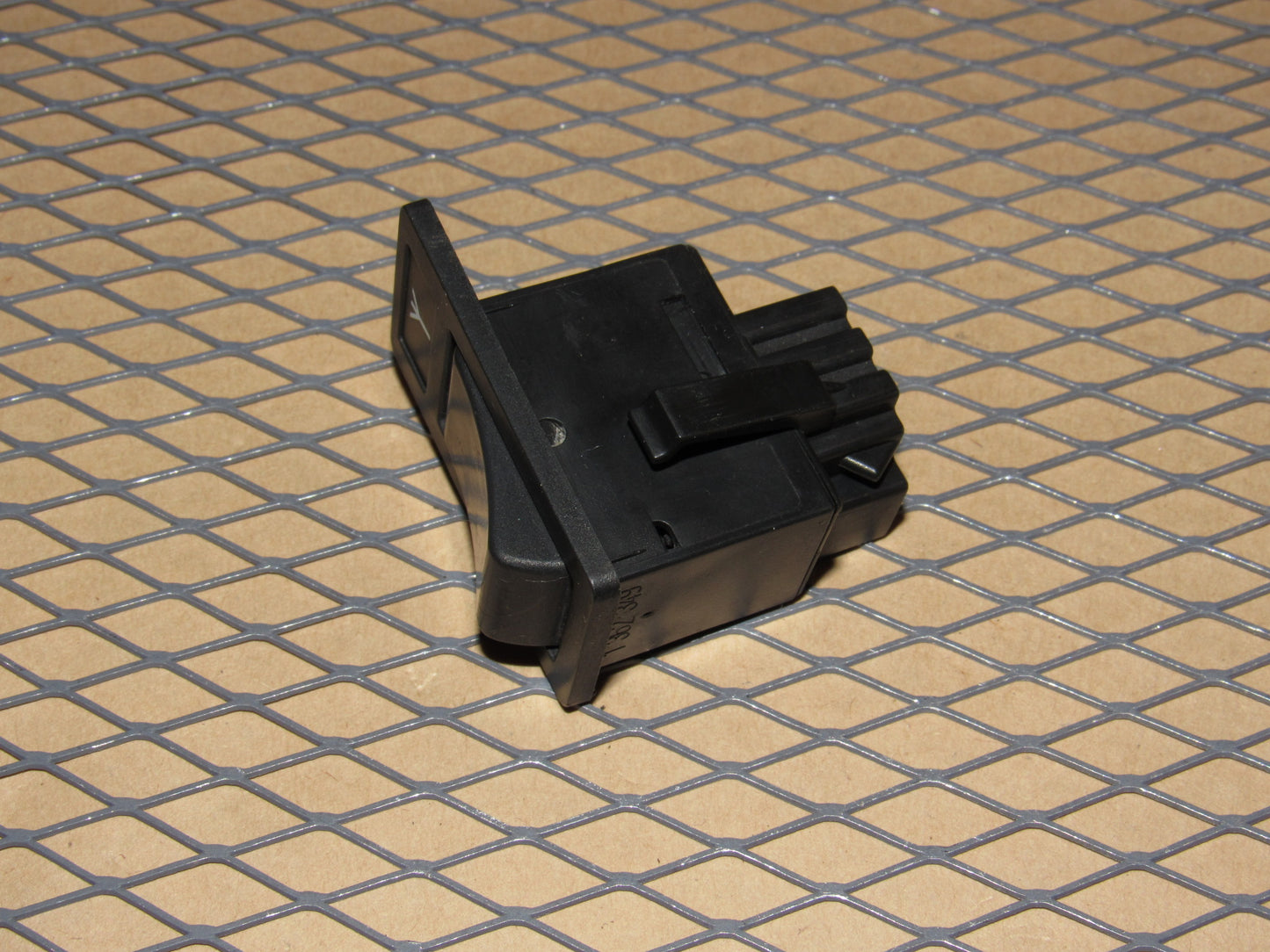 88 89 90 Volvo 760 OEM Power Antenna Switch