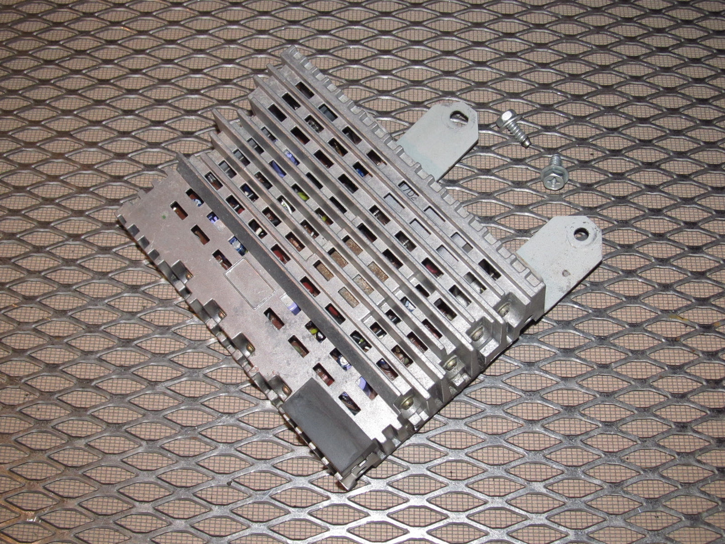 87 88 89 Nissan 300zx OEM Amplifier – Autopartone