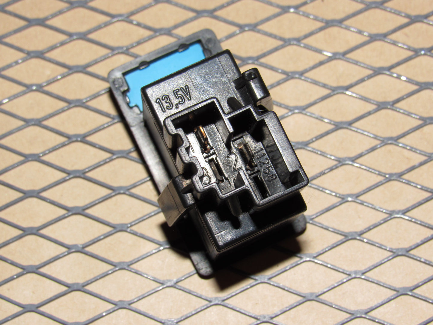 88 89 90 Volvo 760 OEM Power Antenna Switch