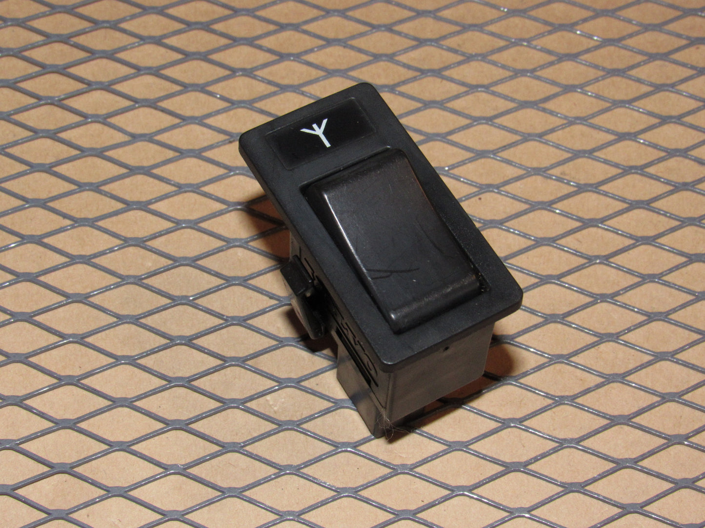 88 89 90 Volvo 760 OEM Power Antenna Switch