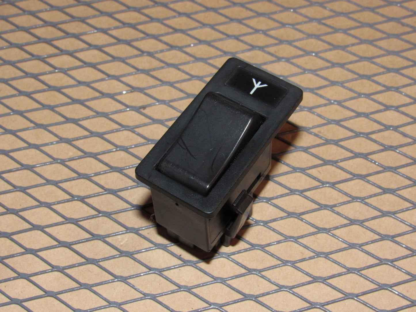 88 89 90 Volvo 760 OEM Power Antenna Switch
