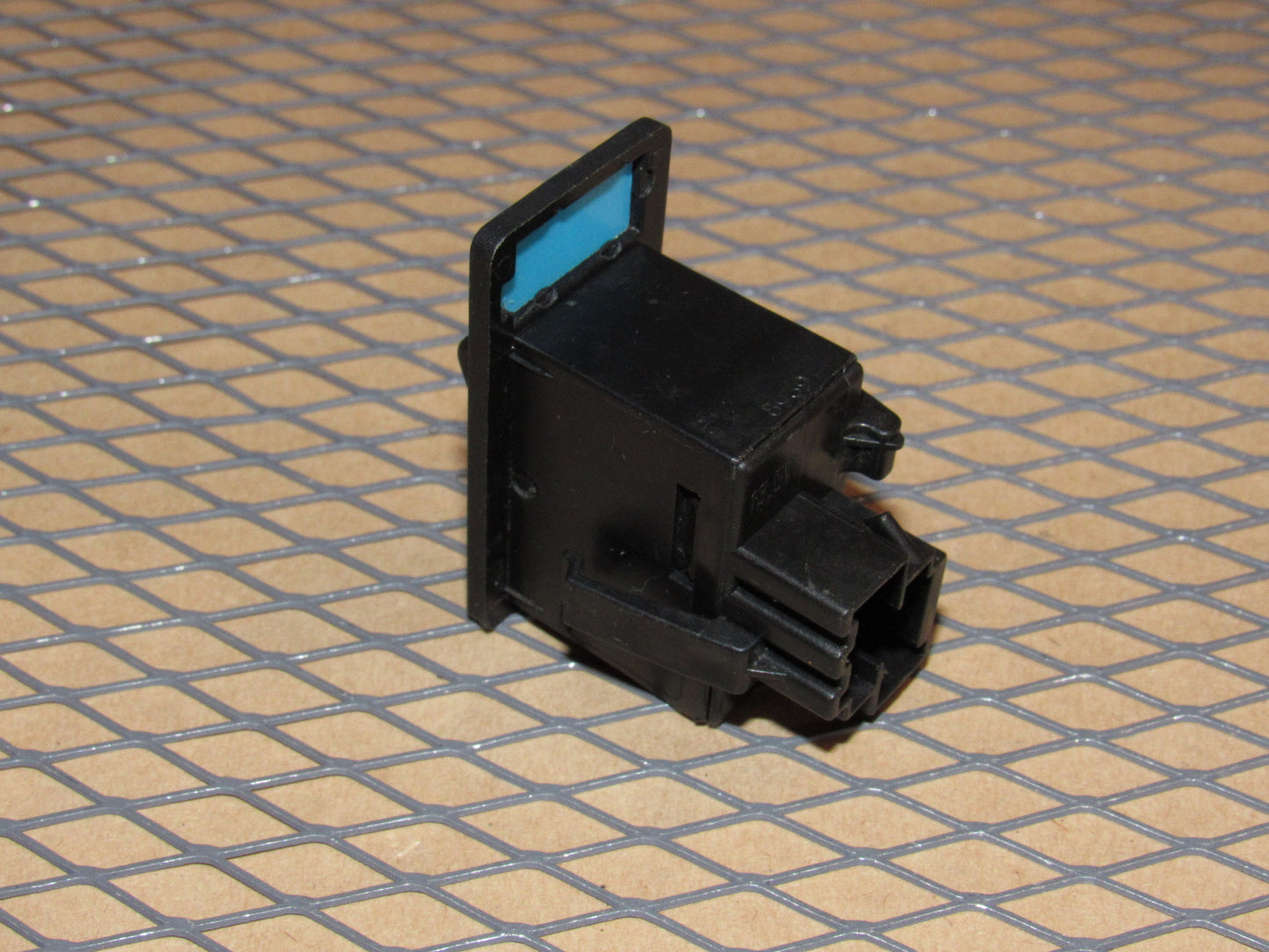 88 89 90 Volvo 760 OEM Power Antenna Switch