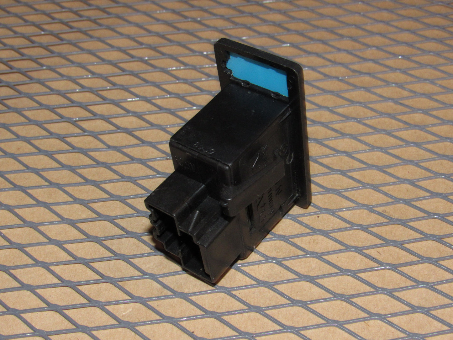 88 89 90 Volvo 760 OEM Power Antenna Switch