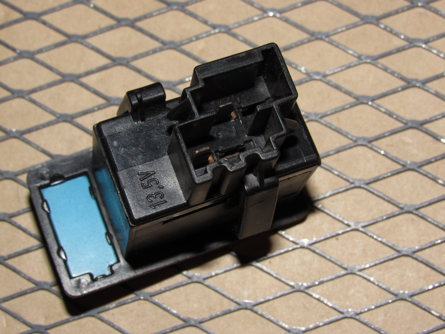 88 89 90 Volvo 760 OEM Power Antenna Switch