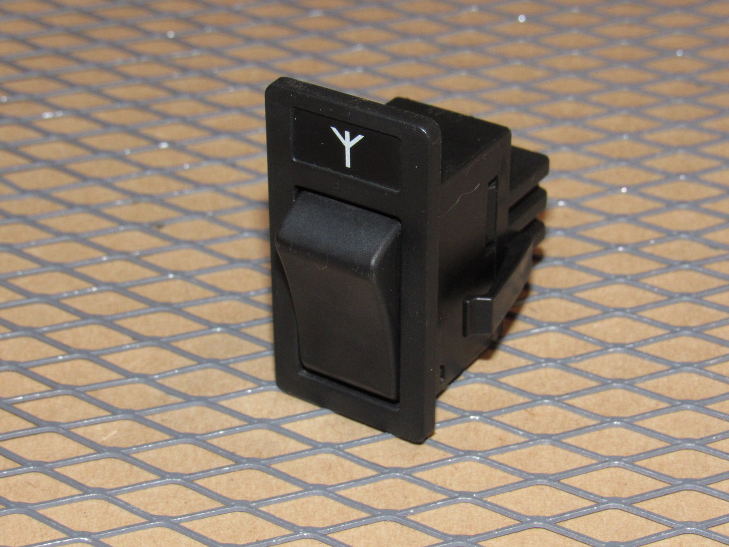88 89 90 Volvo 760 OEM Power Antenna Switch