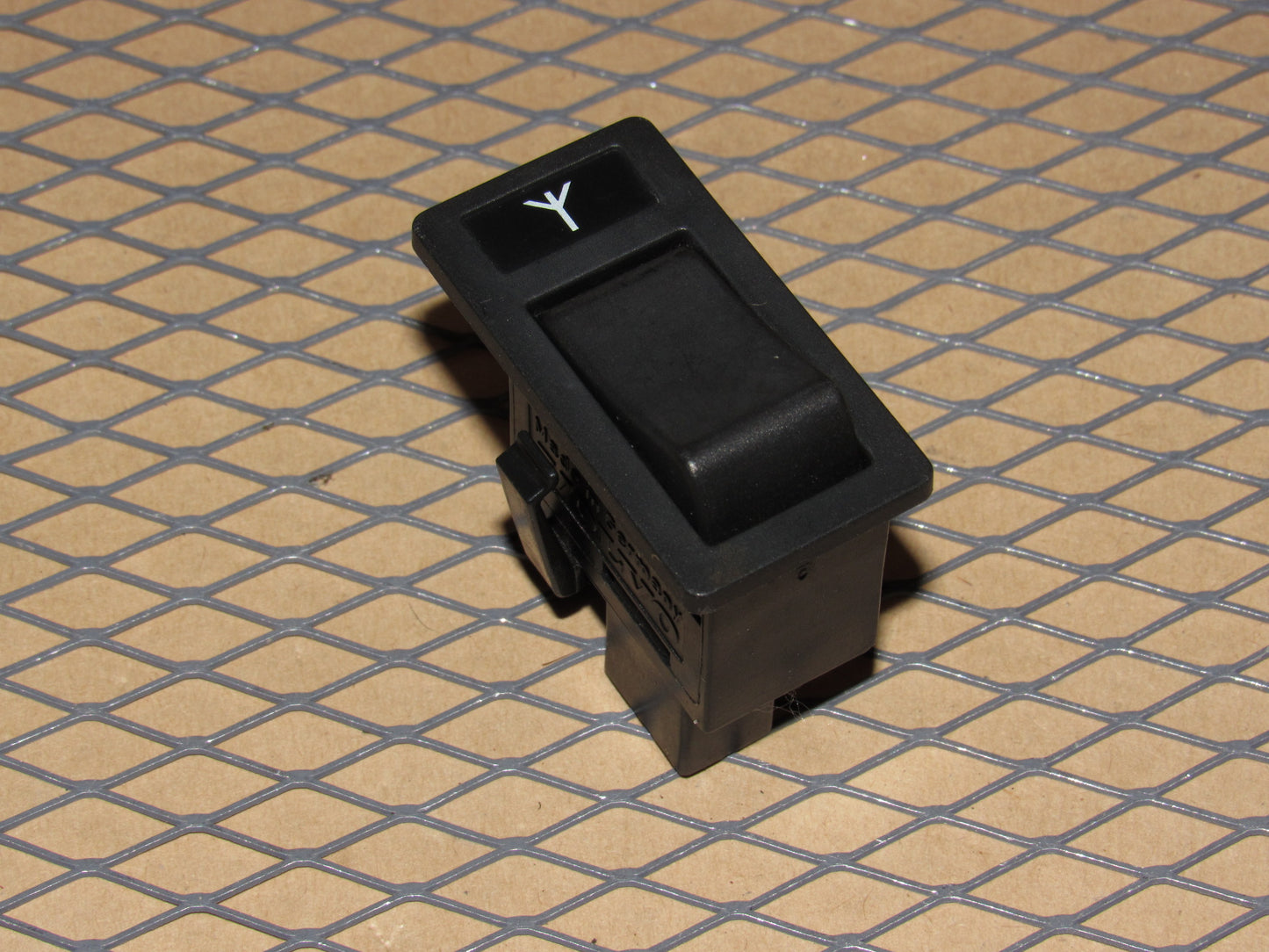 88 89 90 Volvo 760 OEM Power Antenna Switch