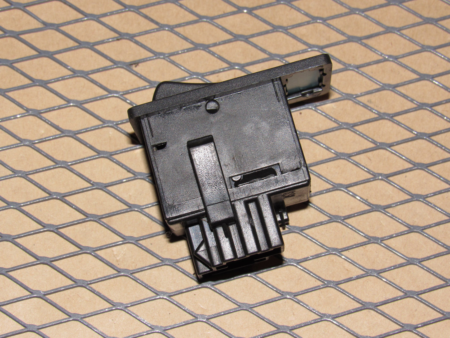 88 89 90 Volvo 760 OEM Power Antenna Switch