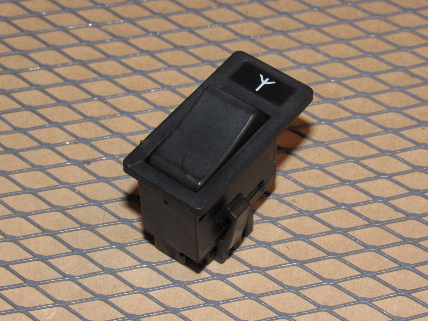 88 89 90 Volvo 760 OEM Power Antenna Switch