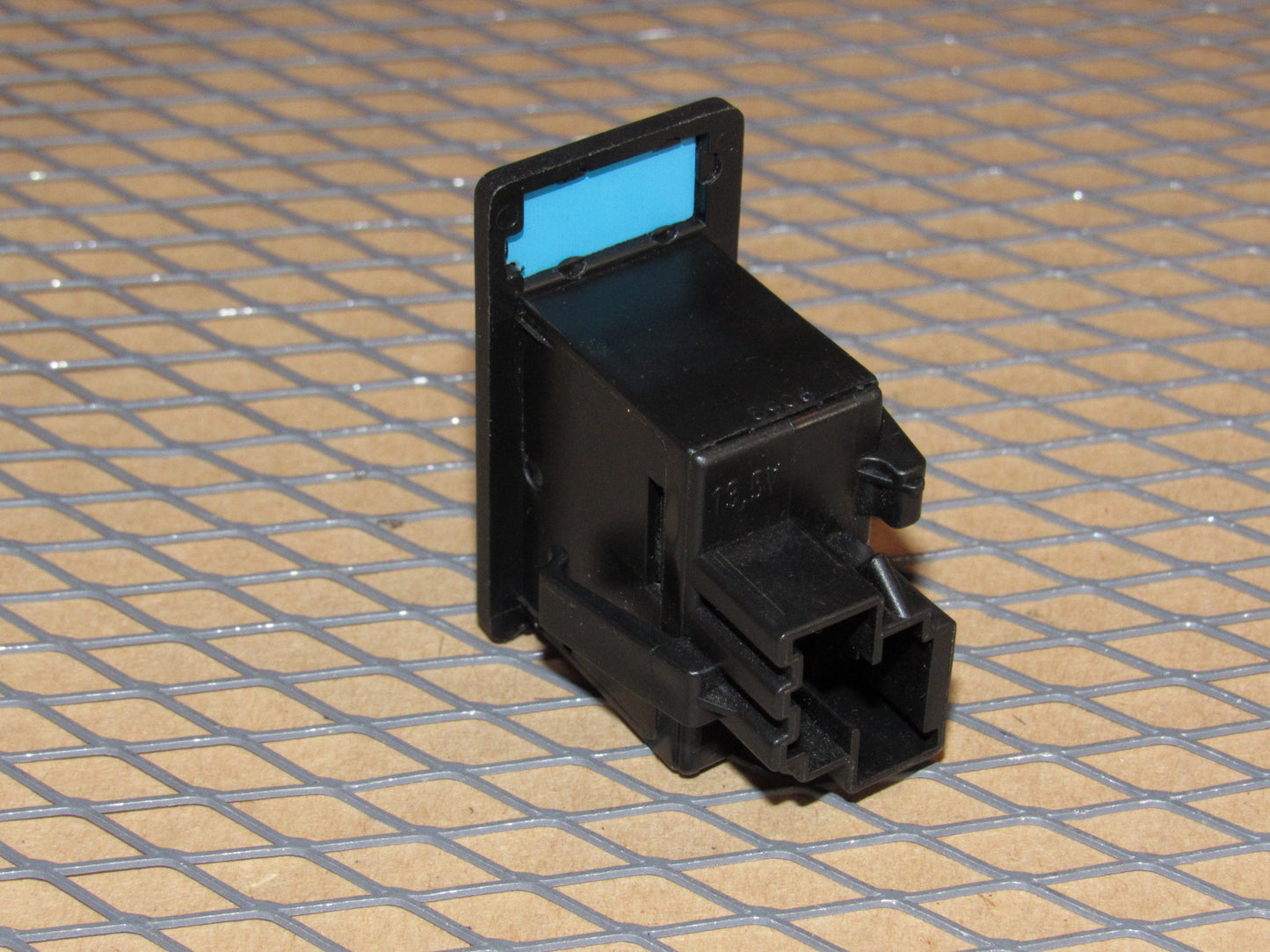 88 89 90 Volvo 760 OEM Power Antenna Switch