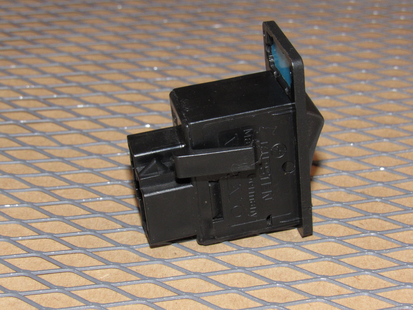88 89 90 Volvo 760 OEM Power Antenna Switch