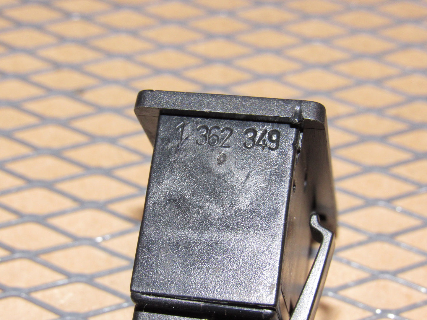 88 89 90 Volvo 760 OEM Power Antenna Switch