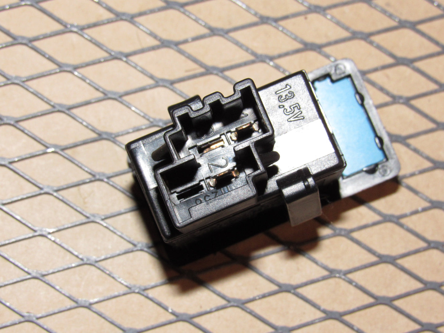 88 89 90 Volvo 760 OEM Power Antenna Switch