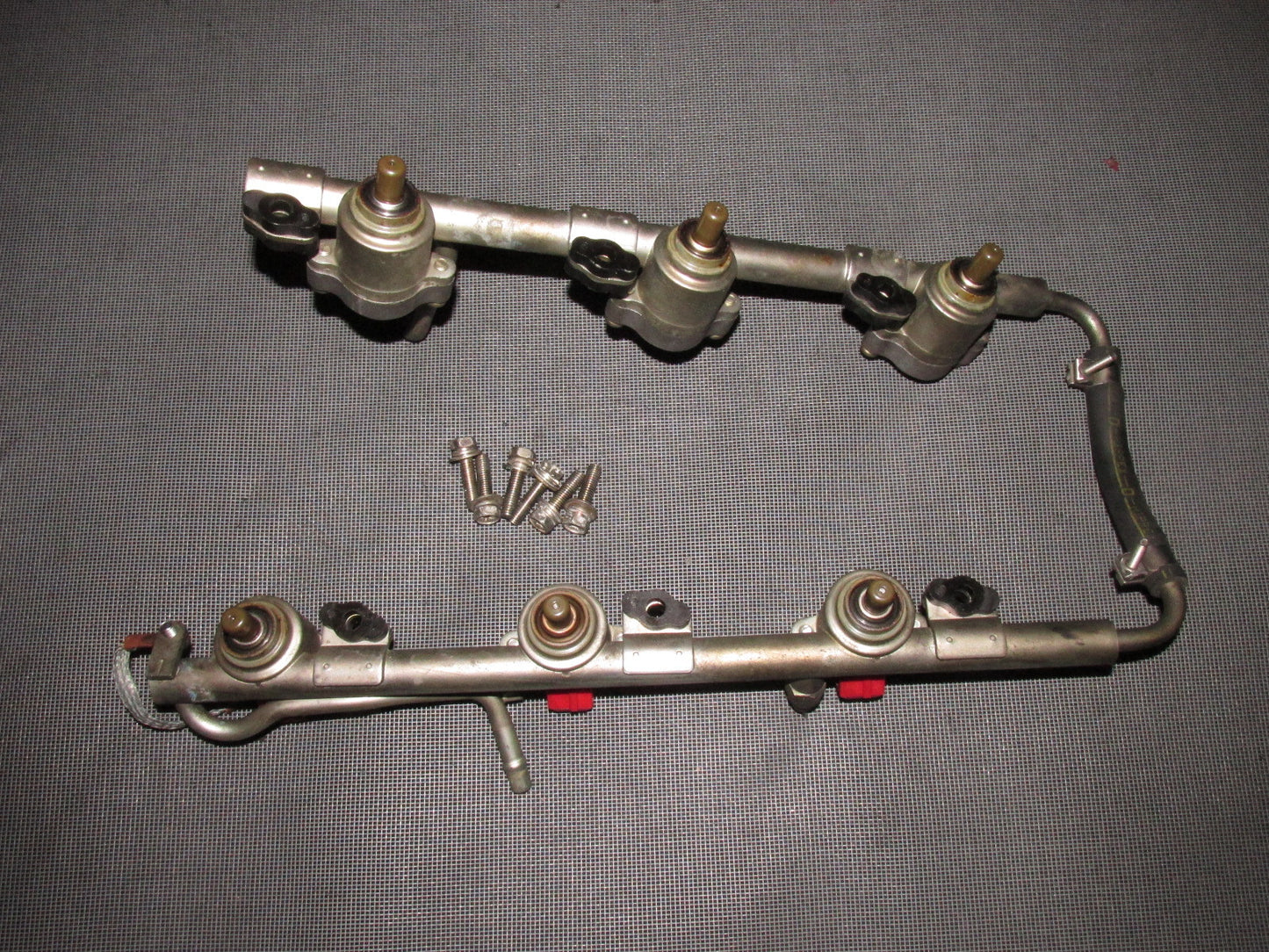 90 91 92 93 Nissan 300zx OEM Fuel Injector With Rail – Autopartone