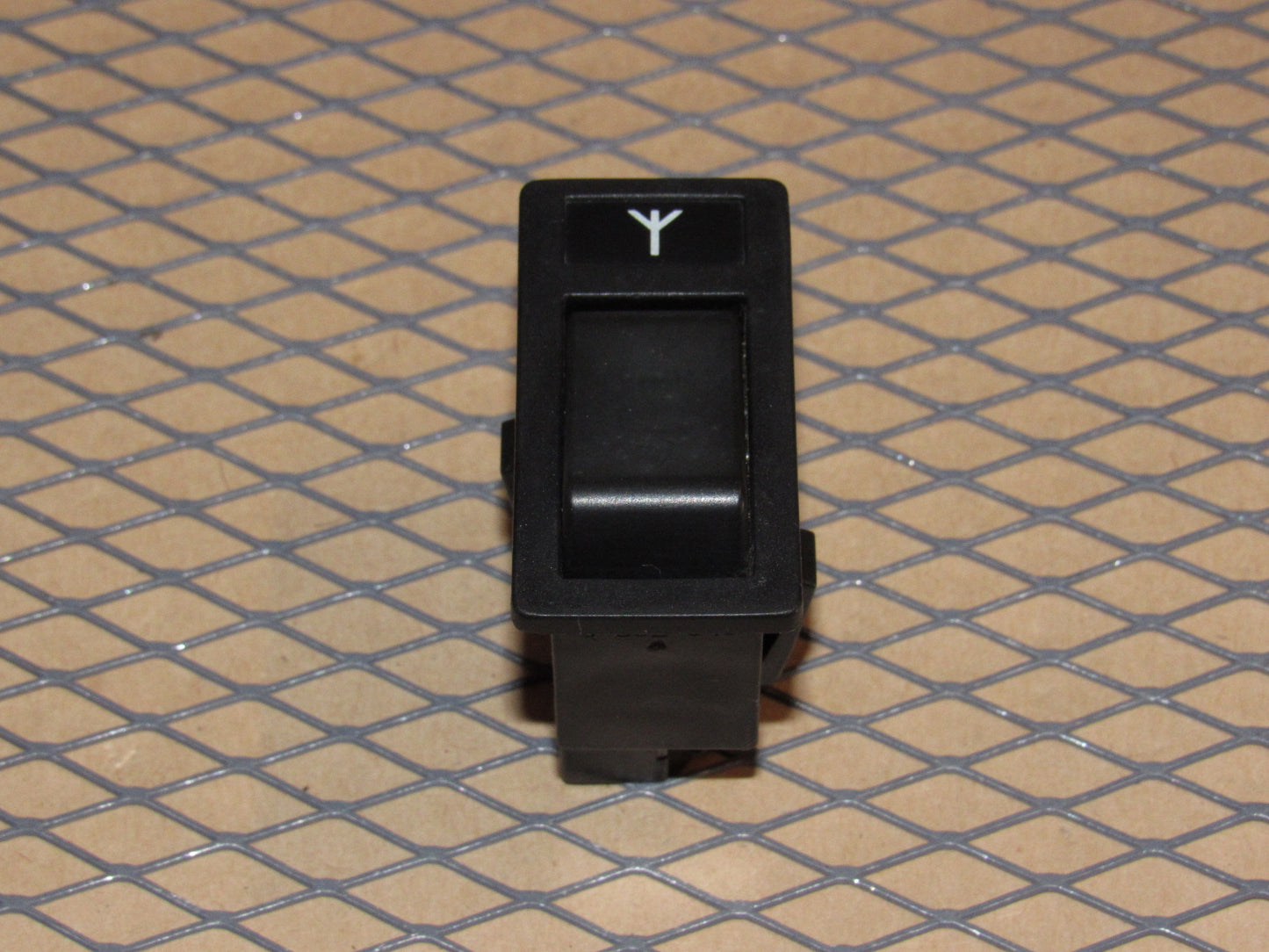 88 89 90 Volvo 760 OEM Power Antenna Switch