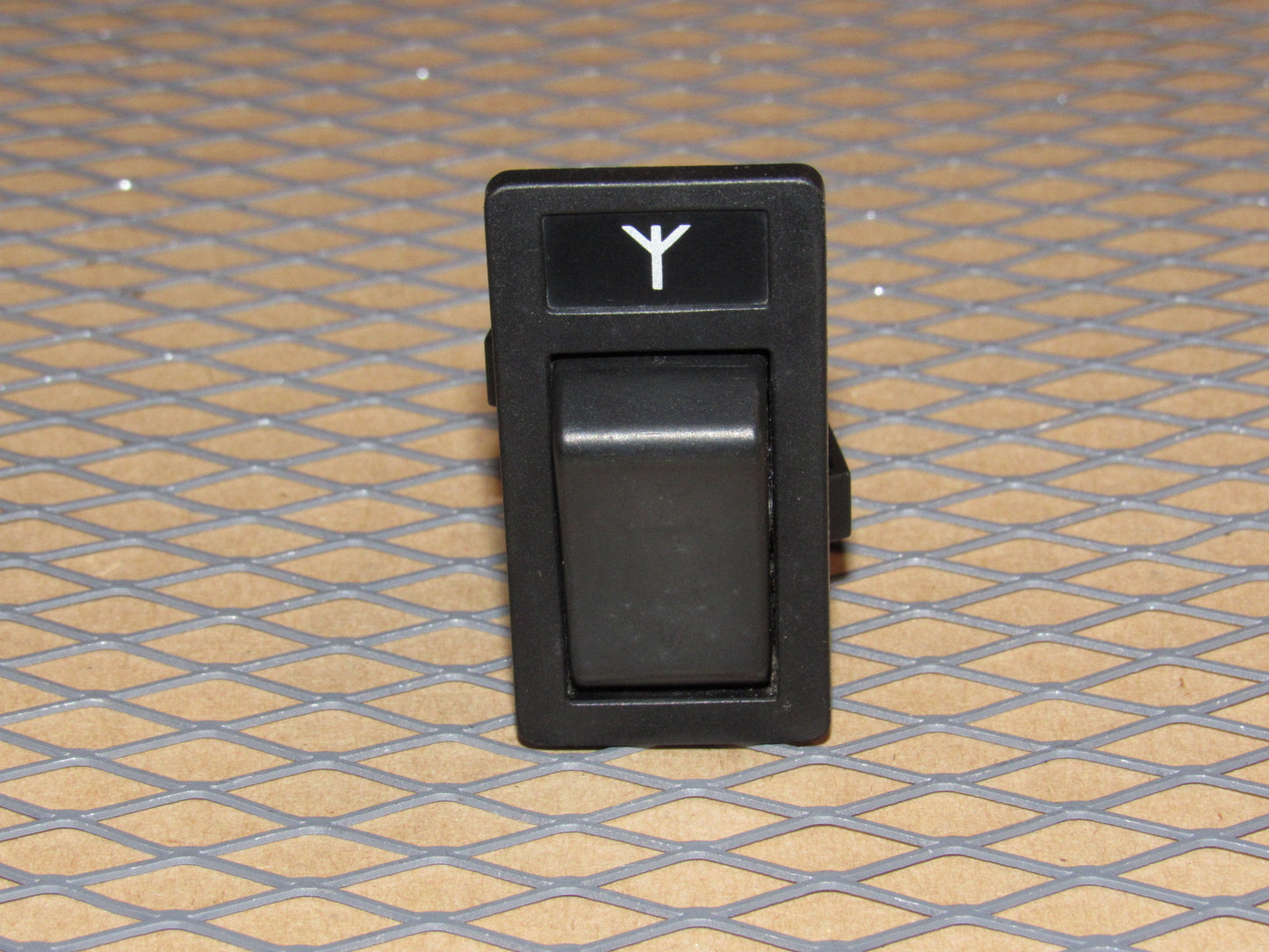88 89 90 Volvo 760 OEM Power Antenna Switch