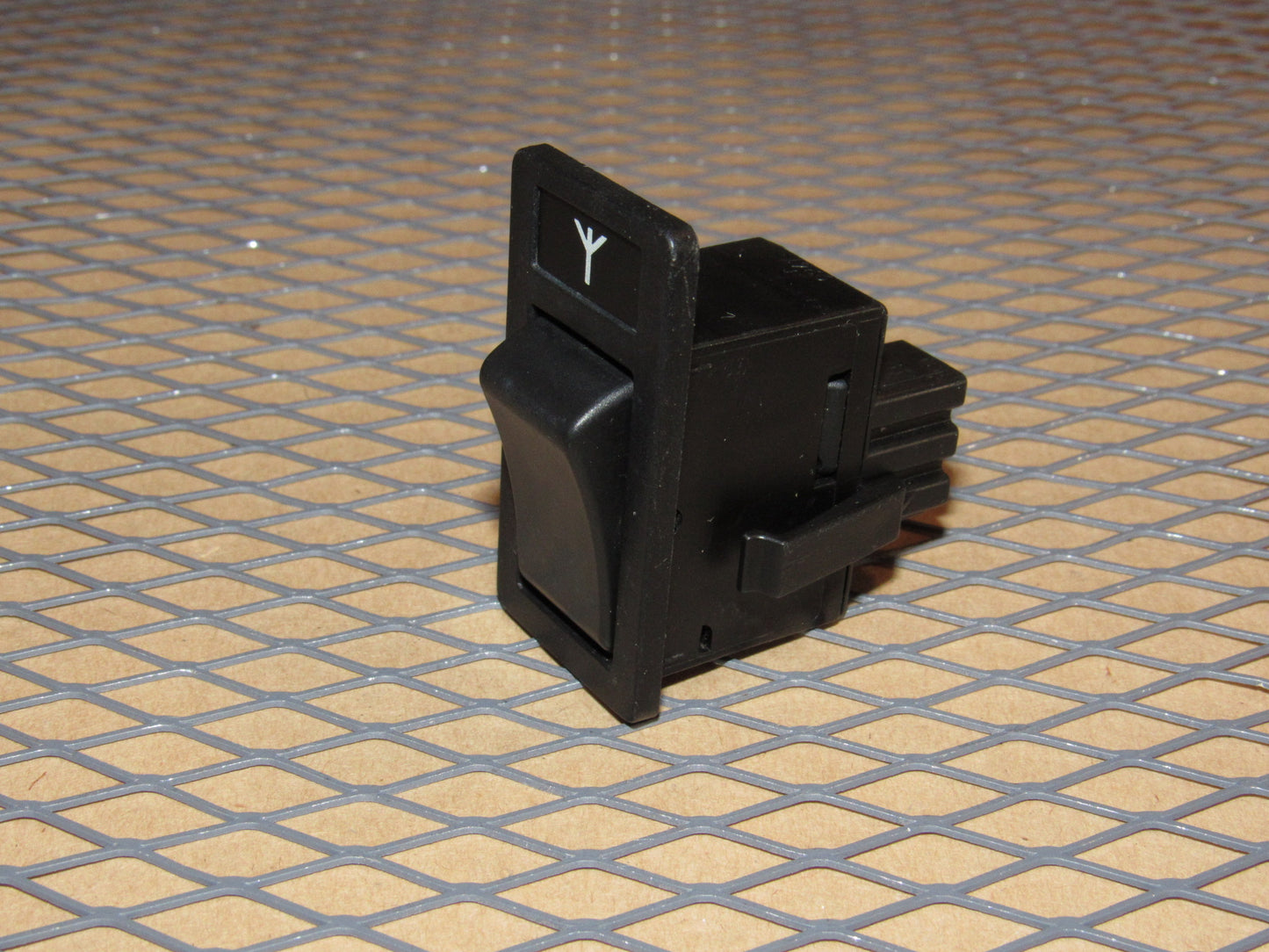 88 89 90 Volvo 760 OEM Power Antenna Switch