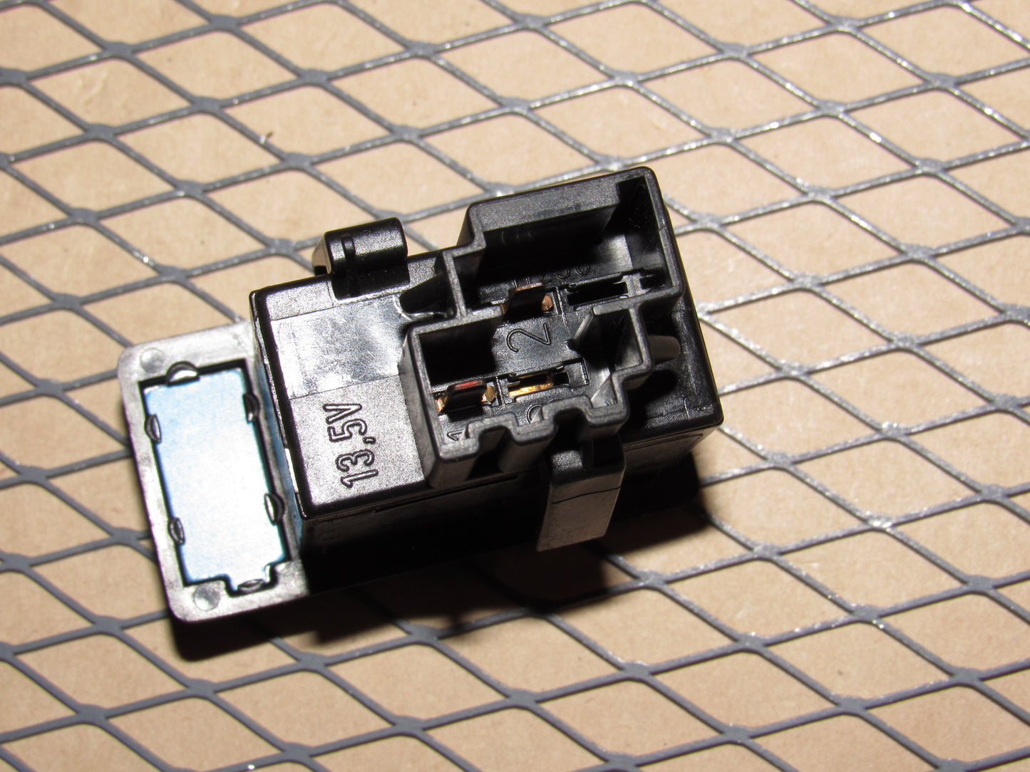 88 89 90 Volvo 760 OEM Power Antenna Switch