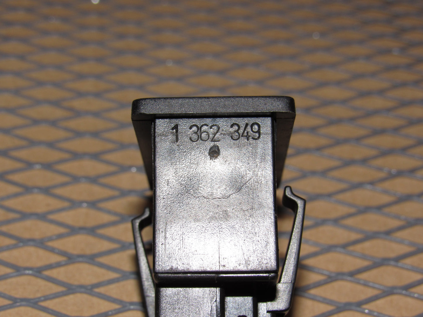 88 89 90 Volvo 760 OEM Power Antenna Switch