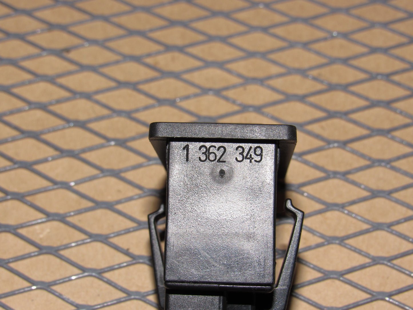 88 89 90 Volvo 760 OEM Power Antenna Switch