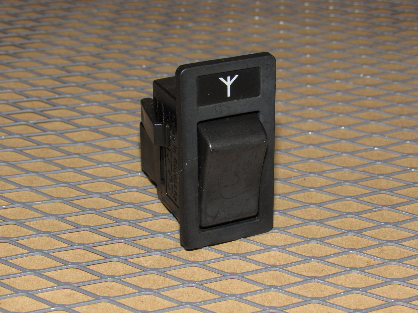 88 89 90 Volvo 760 OEM Power Antenna Switch