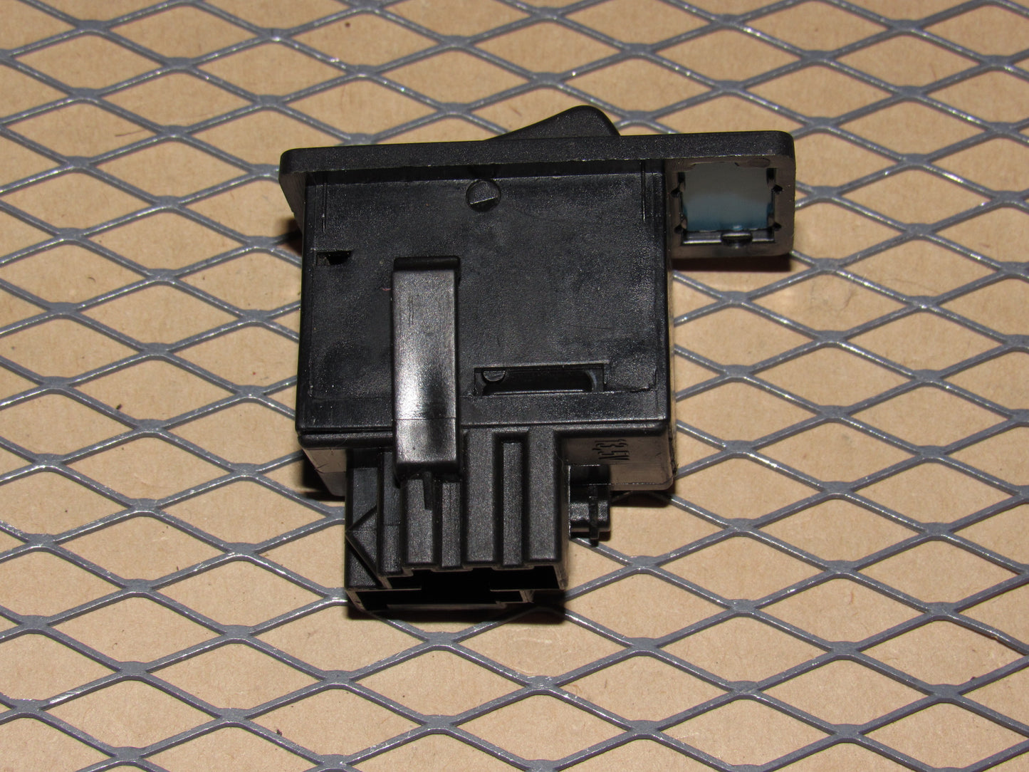 88 89 90 Volvo 760 OEM Power Antenna Switch