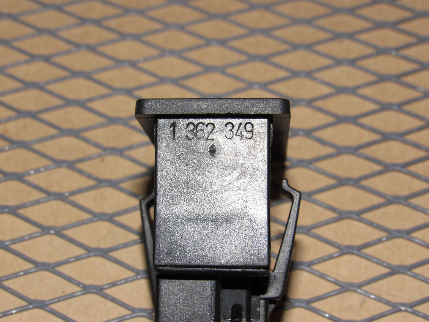 88 89 90 Volvo 760 OEM Power Antenna Switch