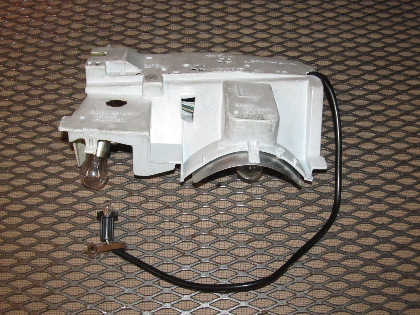 85 86 Toyota MR2 OEM Tail Light Bulb Socket Panel - Left